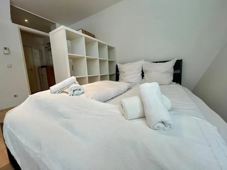 Spacious Apartment In The Popular 7Th District Vienna
