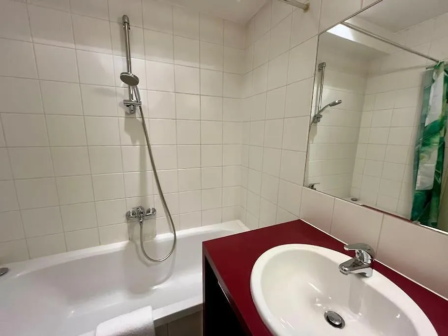 Spacious Apartment In The Popular 7Th District Vienna 0*,